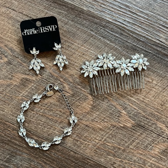 EUC Charming Charlie RSVP EARRINGS + BRACELET + HAIR COMB - Picture 1 of 6